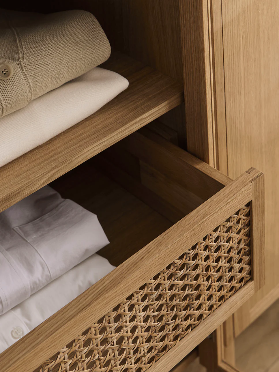 Bolia Cana Wardrobe with Glass Doors - Image 7