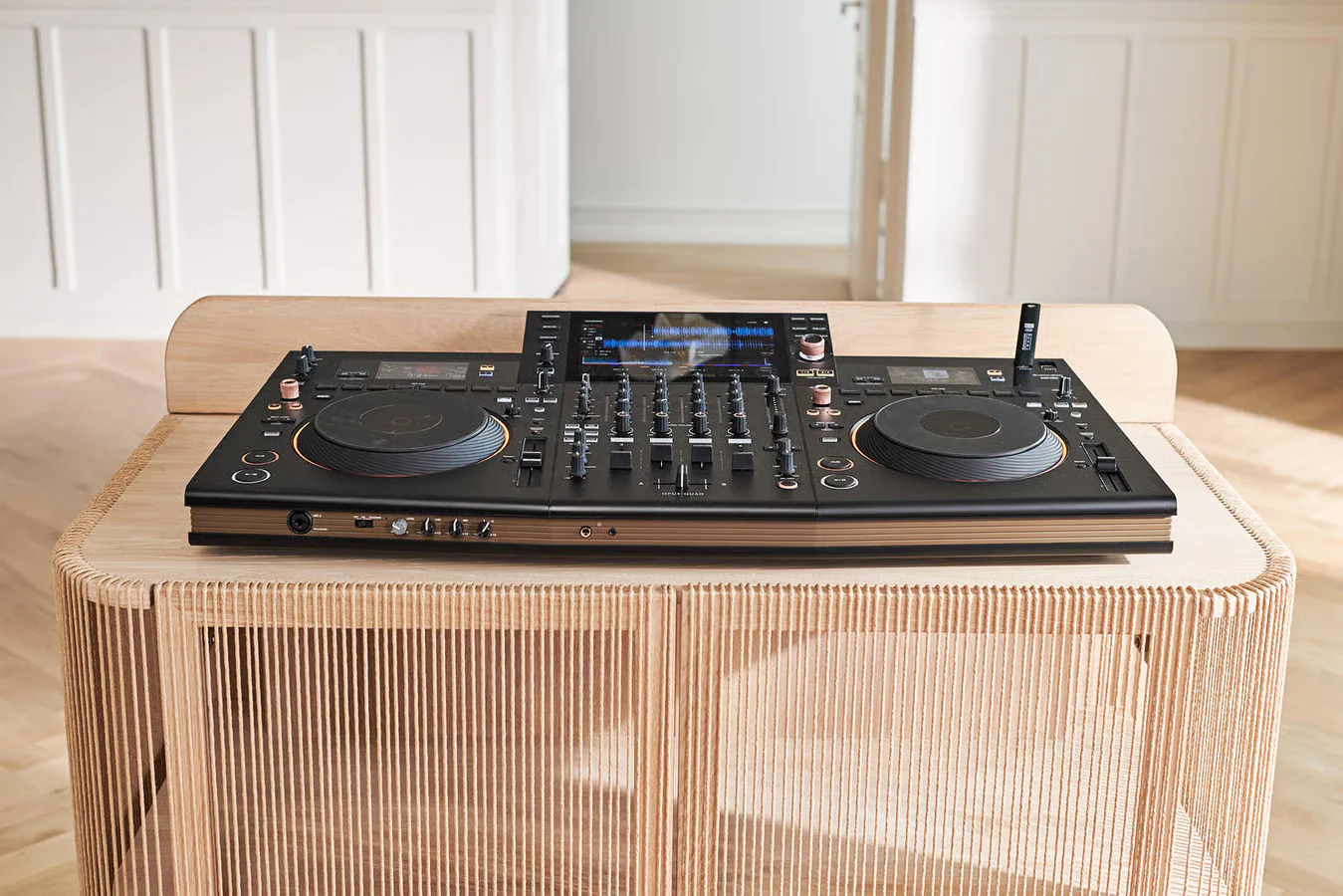 Bolia Cord DJ Console 1 - Image 2