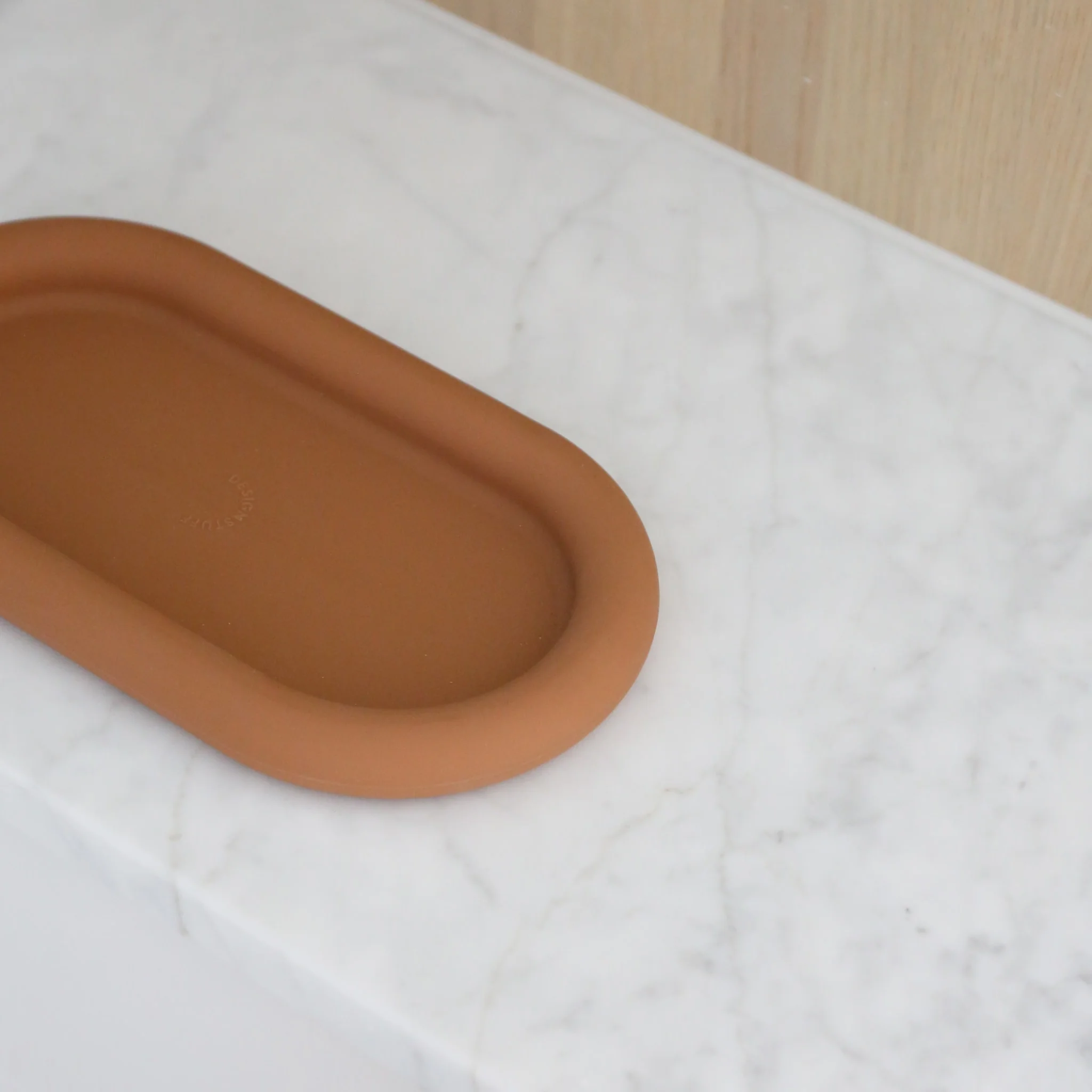 Designstuff Bubble Silicone Tray - Camel - Image 6