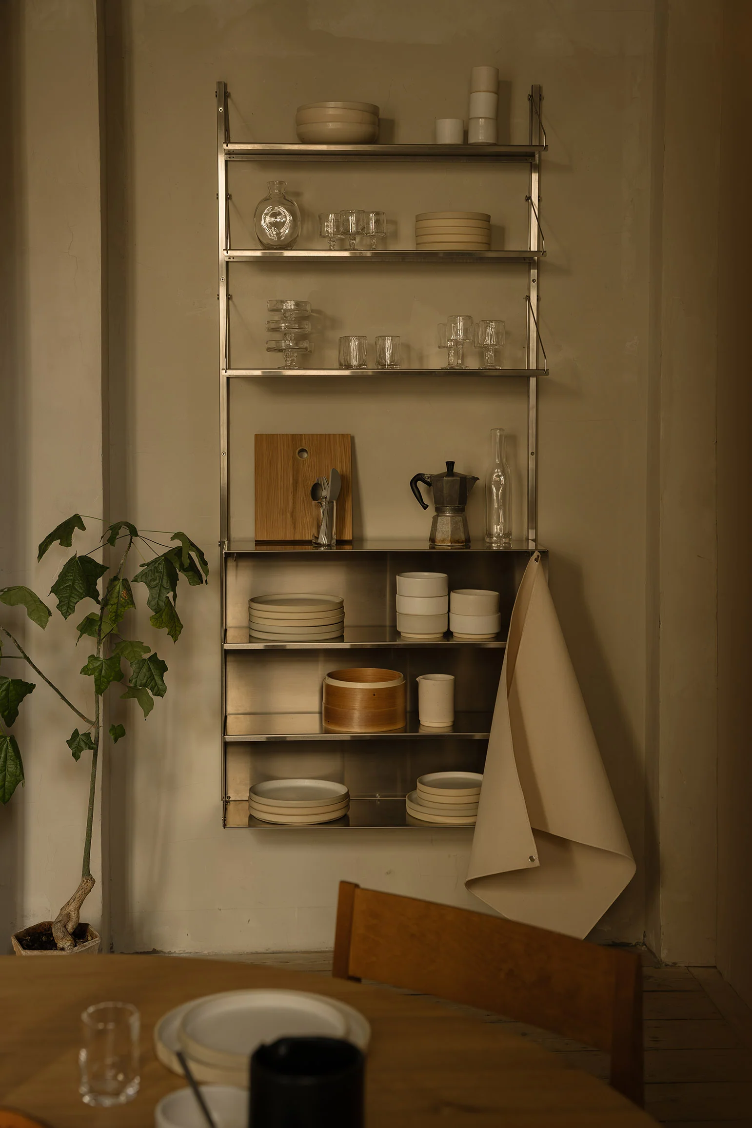 Frama Shelf Library H1852 - Single Section with Cabinet - Image 4