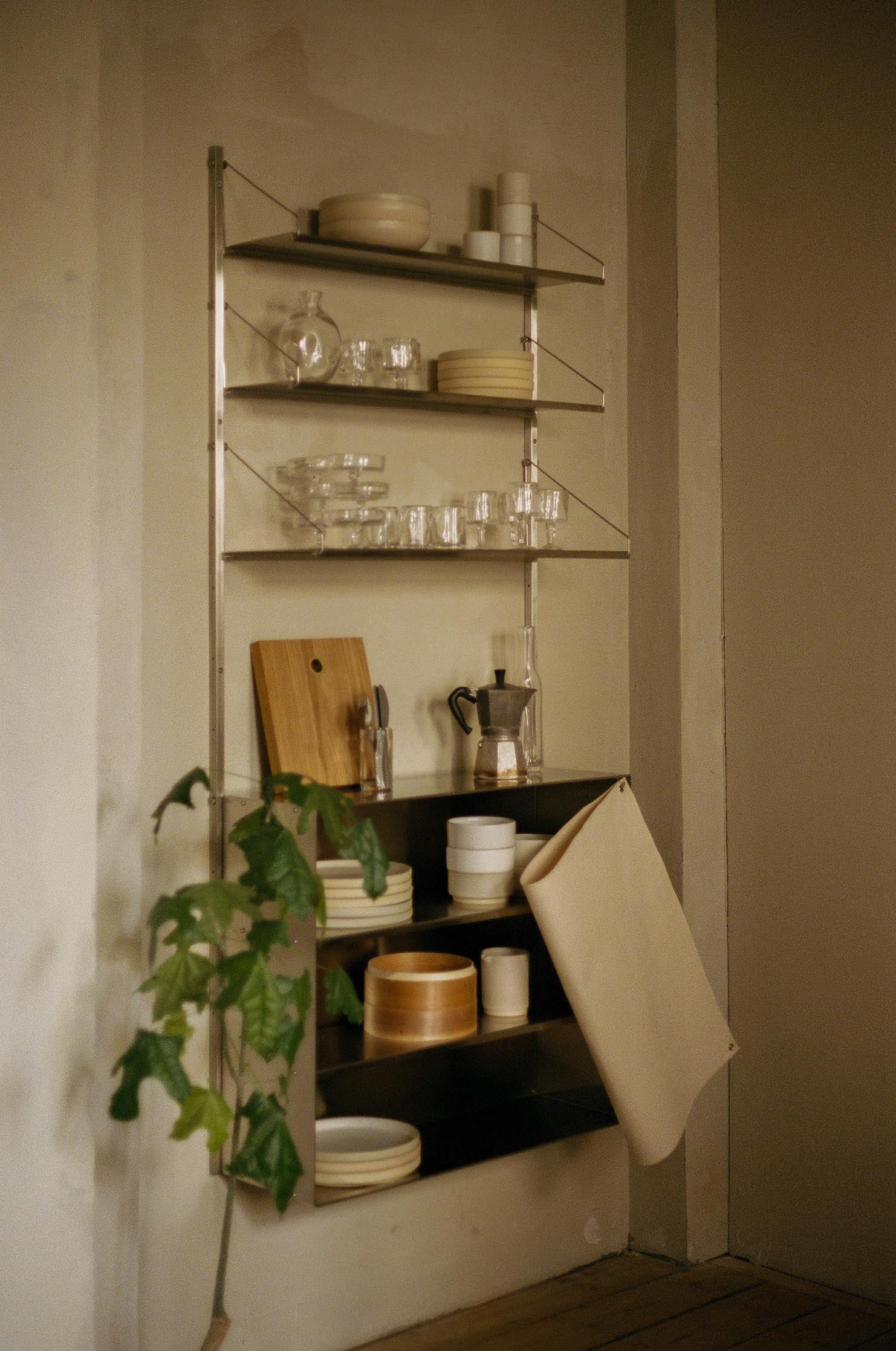 Frama Shelf Library H1852 - Single Section with Cabinet - Image 5