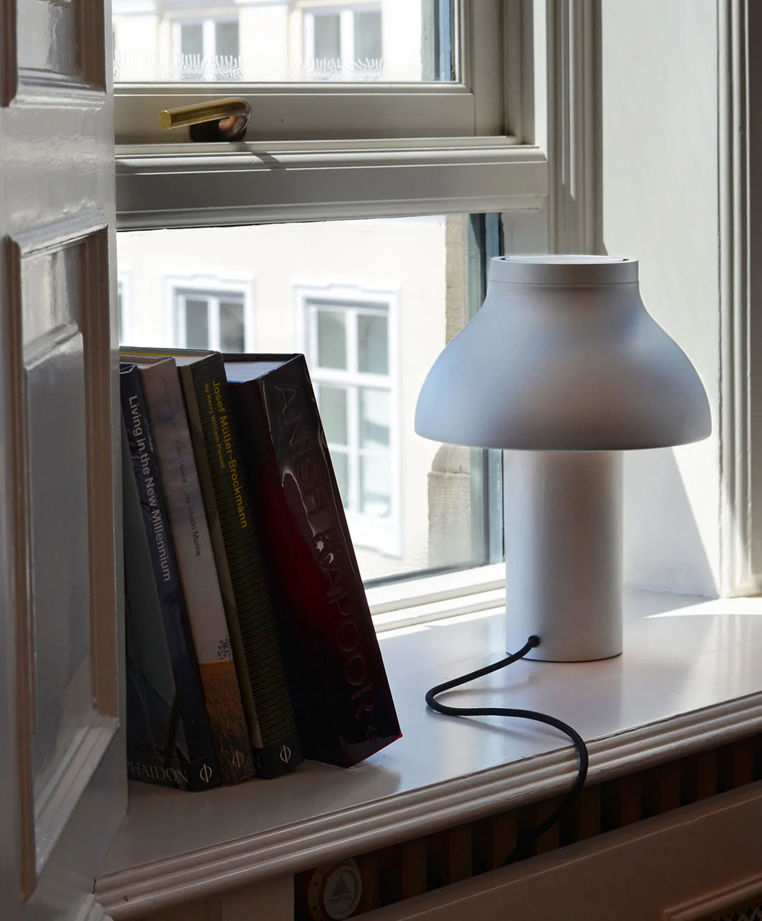 HAY PC Table Lamp Small - Aluminium - Image 3