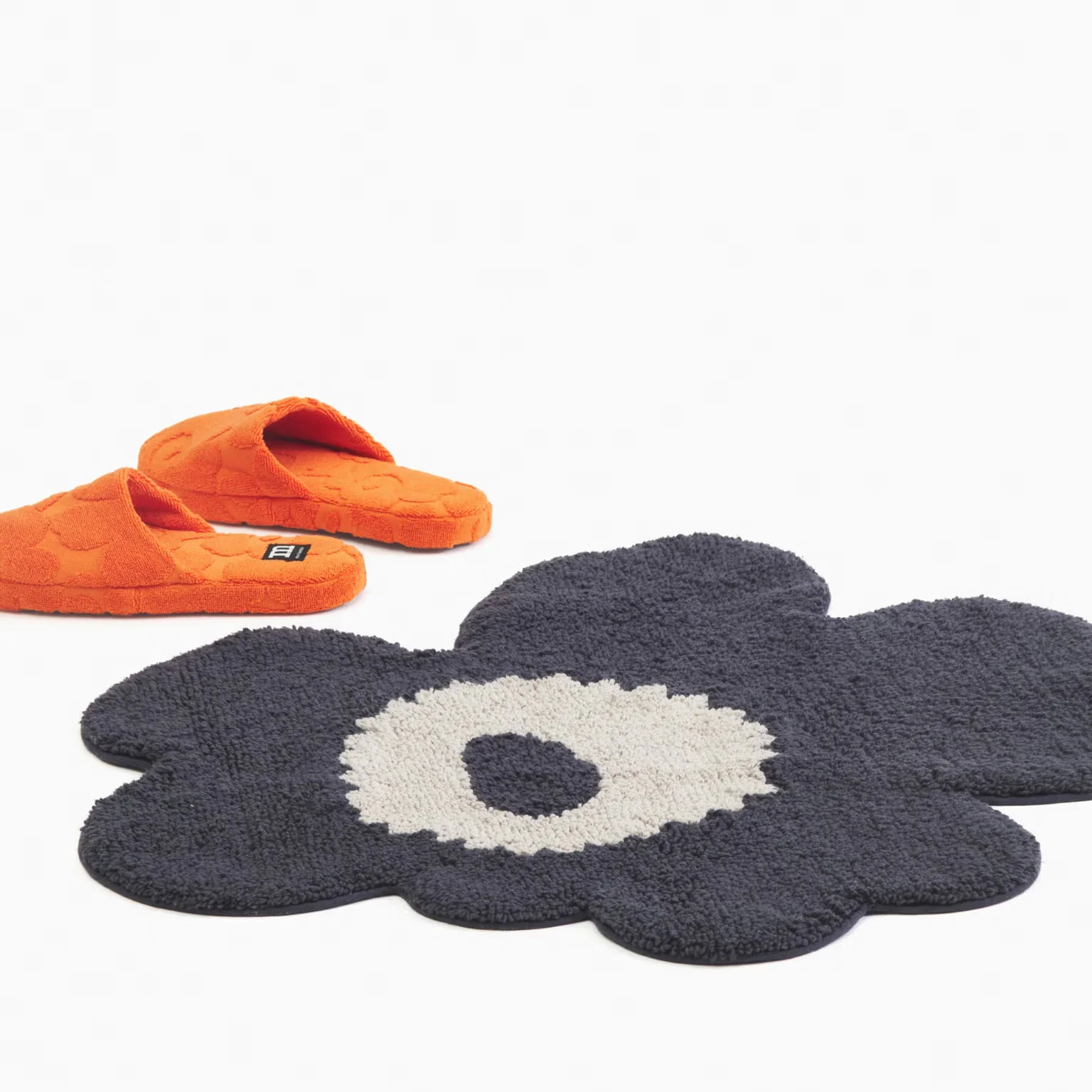 Marimekko Unikko Bath Mat- Charcoal/Off White - Image 2