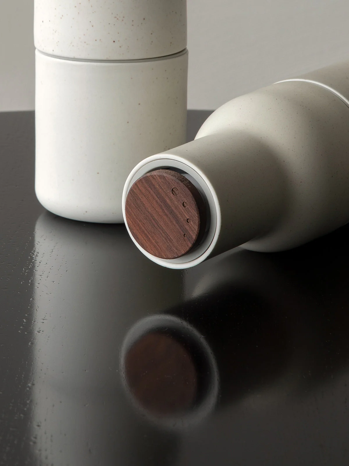 Audo Copenhagen Bottle Grinder - Ceramic - Image 2