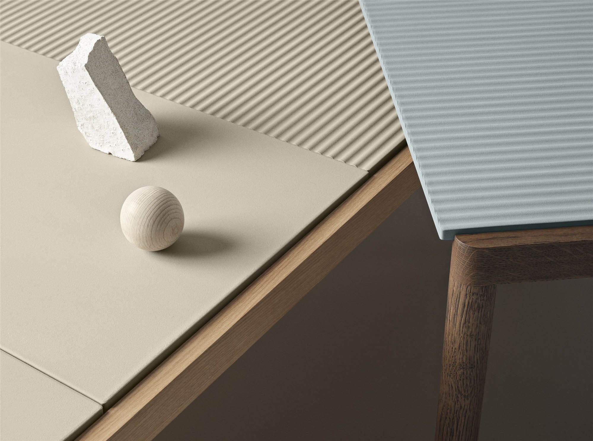 Muuto Couple Coffee Table - 3 Tiles - Image 3