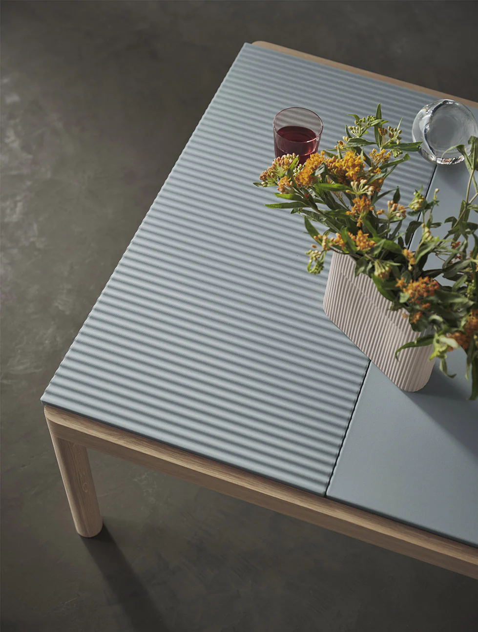 Muuto Couple Coffee Table - 3 Tiles - Image 4